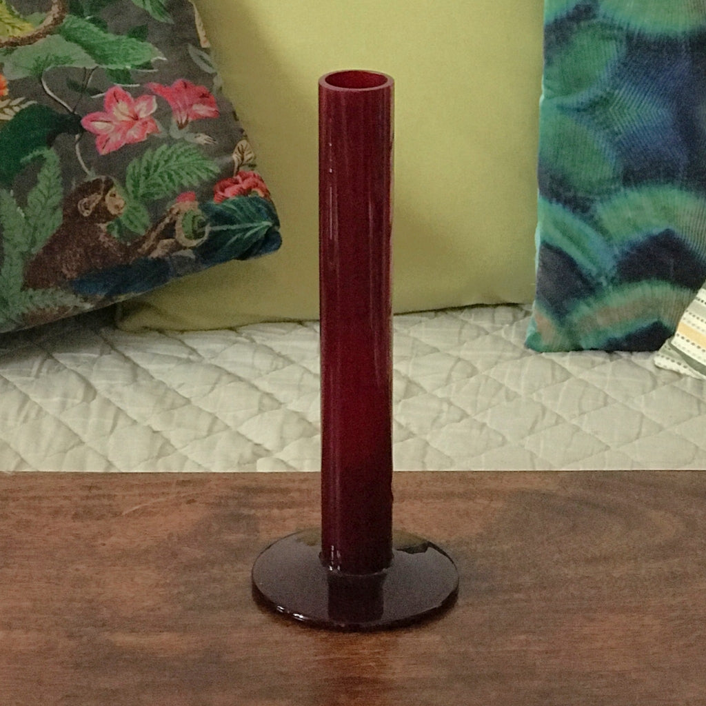 Soliflore droit en verre moulé rouge bordeaux de marque Celerie par Hello Broc brocante en ligne
