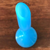 Soliflore vintage en verre opalin bleu pied rond et ouvrant biseauté par Hello Broc brocante en ligne
