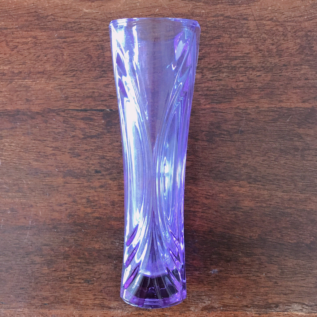 Soliflore petit vase vintage violet Cristal d'Arques hauteur de 17 cm par Hello Broc brocante en ligne