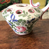 Pique-fleur et arrosoir vintage en céramique décoré à la main fleurs multicolores par Hello Broc brocante en ligne