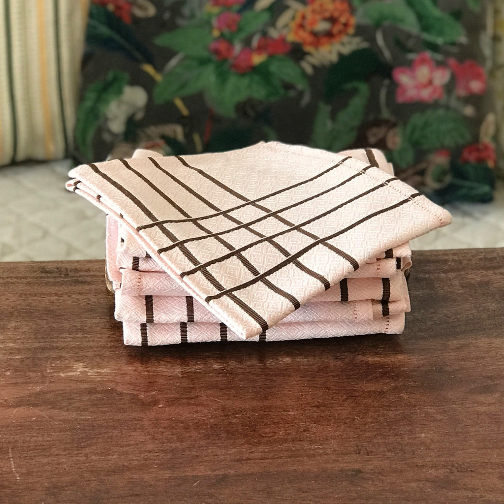 Lot de 6 serviettes de table damassées rose quadrillage marron par Hello Broc brocante en ligne