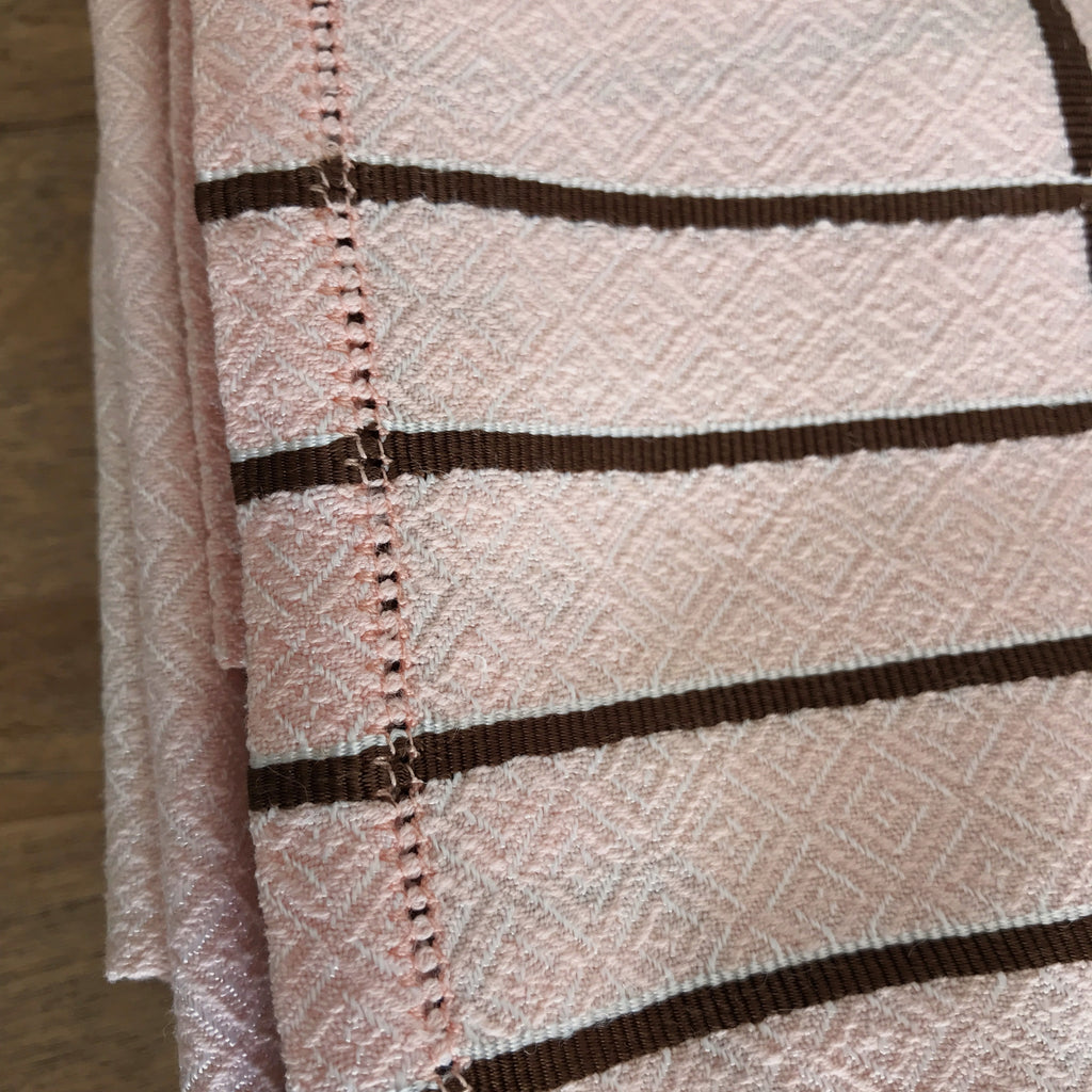 Lot de 6 serviettes de table damassées rose quadrillage marron par Hello Broc brocante en ligne