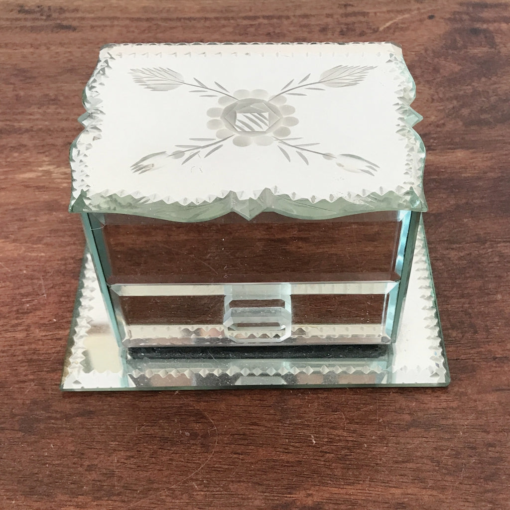 Boîte à bijoux en verre taillé et biseauté années 50 style vénitien par Hello Broc brocante en ligne