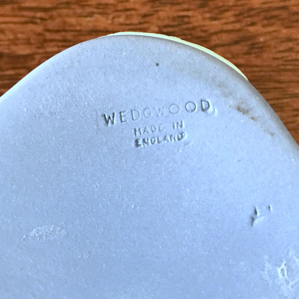 Petite boîte décorative vintage bleu ciel en porcelaine Jasperware Wedgwood par Hello Broc brocante en ligne