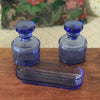Ensemble garniture de toilette en verre moulé bleu par Hello Broc brocante en ligne