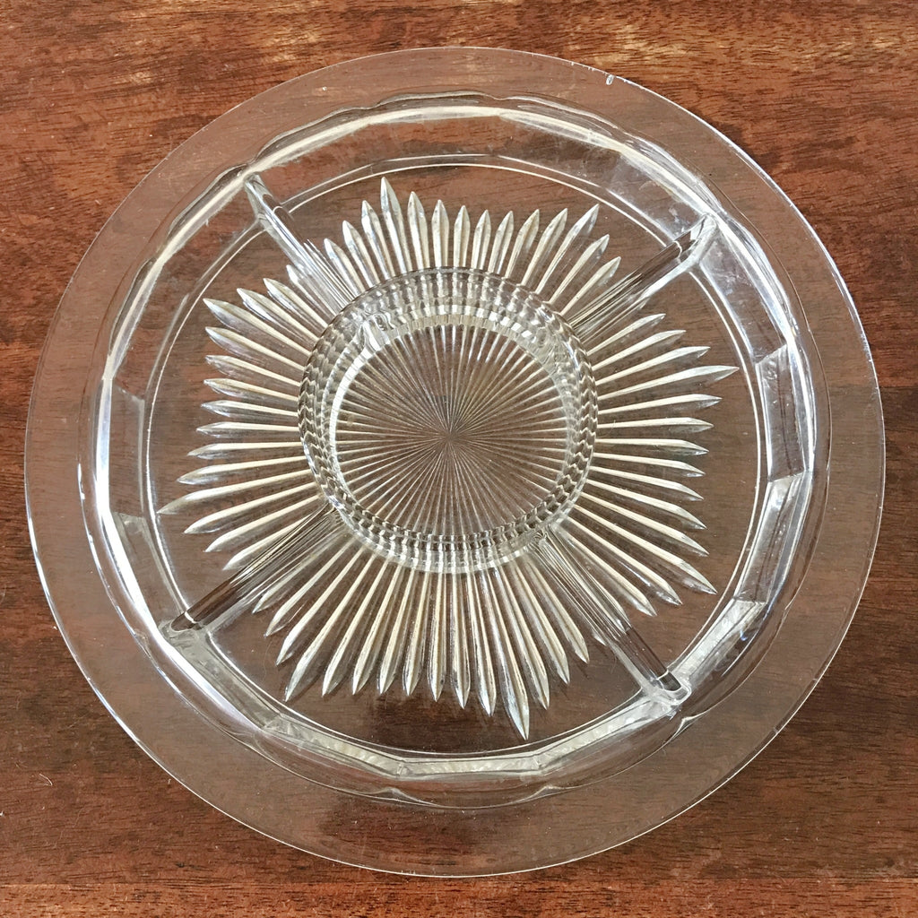 Serviteur rond compartimenté en verre moulé par Hello Broc brocante en ligne