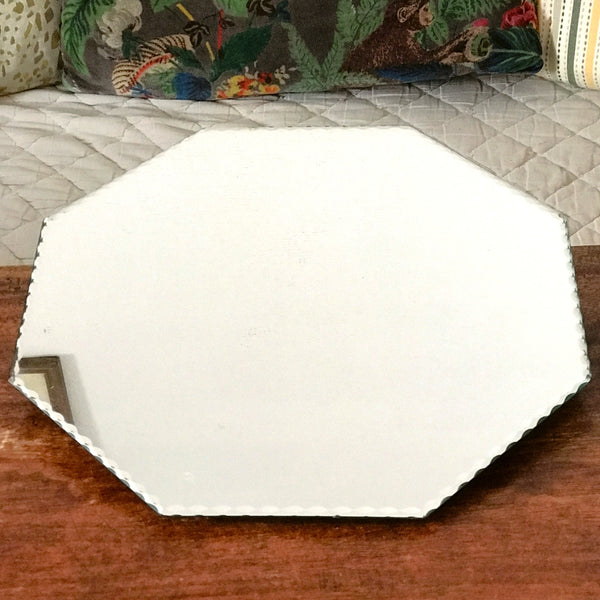 Plateau miroir vintage de forme octogonale bord biseauté par Hello Broc brocante en ligne