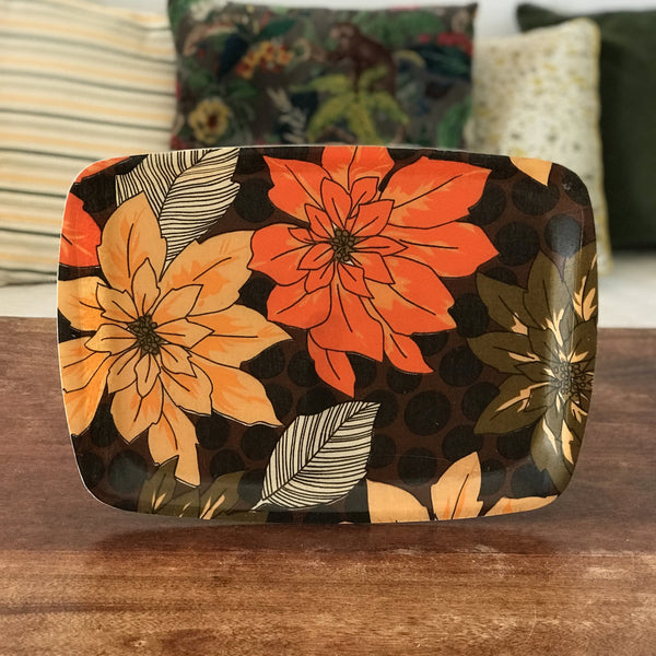 Plateau vintage années 70 décor fleurs en fibre de verre 41 cm x 31 cm par Hello Broc brocante en ligne