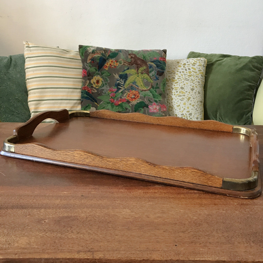 Plateau rectangulaire vintage en bois années 70 / 80 dimensions 61 x 38 cm par Hello Broc brocante en ligne