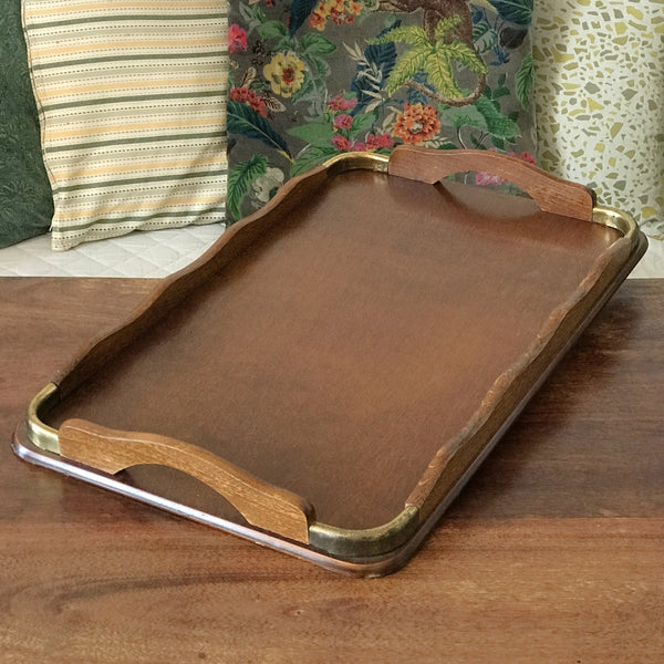 Plateau rectangulaire vintage en bois années 70 / 80 dimensions 61 x 38 cm par Hello Broc brocante en ligne