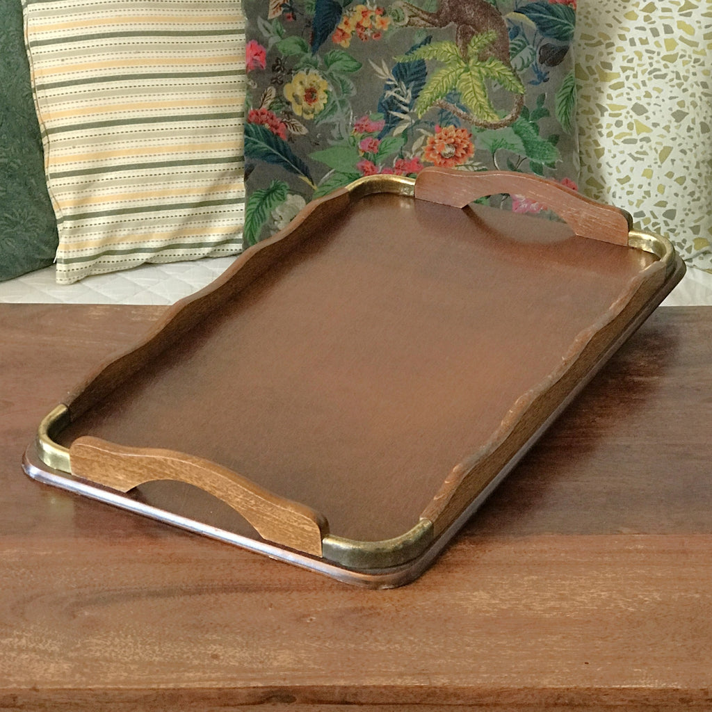 Plateau rectangulaire vintage en bois années 70 / 80 dimensions 61 x 38 cm par Hello Broc brocante en ligne