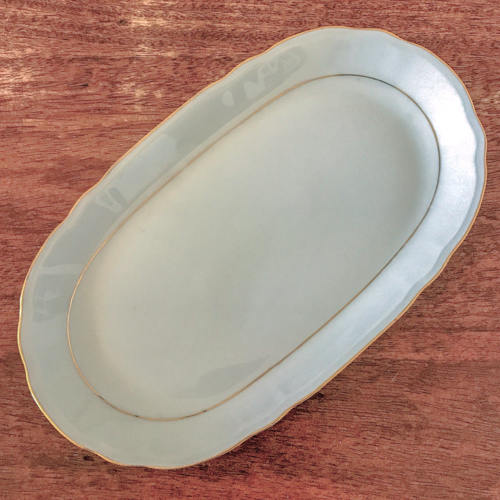 Ravier petit plat de service ovale blanc liseré doré Porcelaine du Berry par Hello Broc brocante en ligne