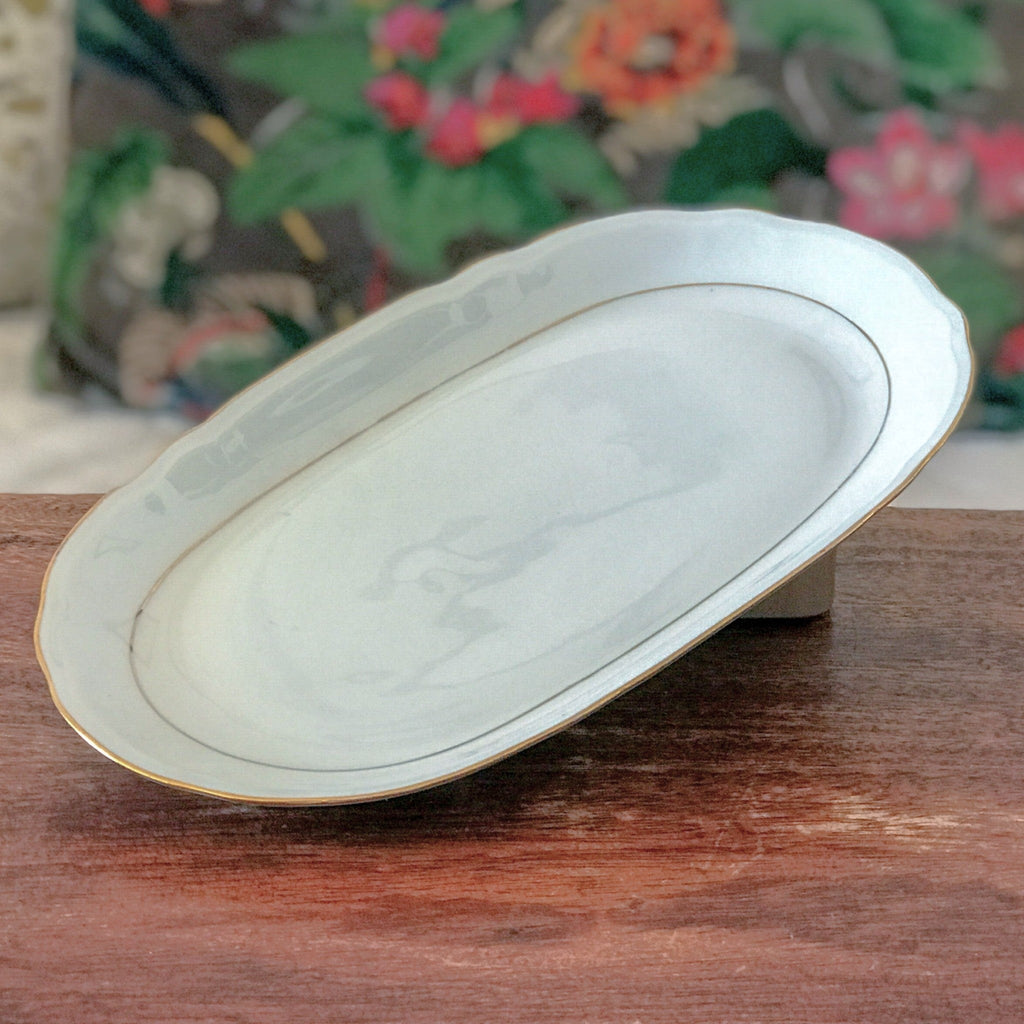 Ravier petit plat de service ovale blanc liseré doré Porcelaine du Berry par Hello Broc brocante en ligne