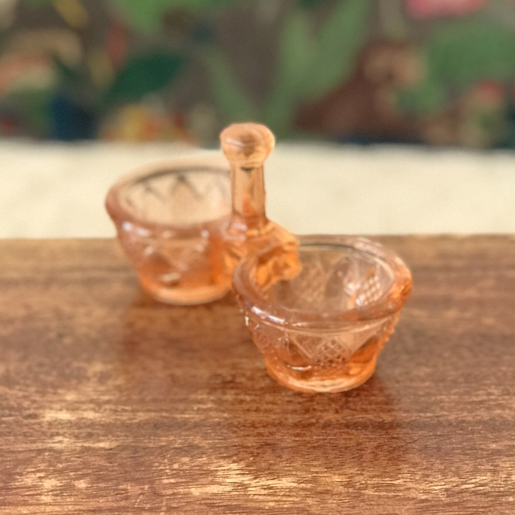 Saleron double vintage ou petit contenant à épices en verre moulé rose années 50 par Hello Broc brocante en ligne