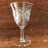 Lot de 6 verres à vin sur pied forme tulipe motifs volutes et croix modèle Enghien par Luminarc contenance de 14 cl hauteur 14,5 cm par Hello Broc brocante en ligne