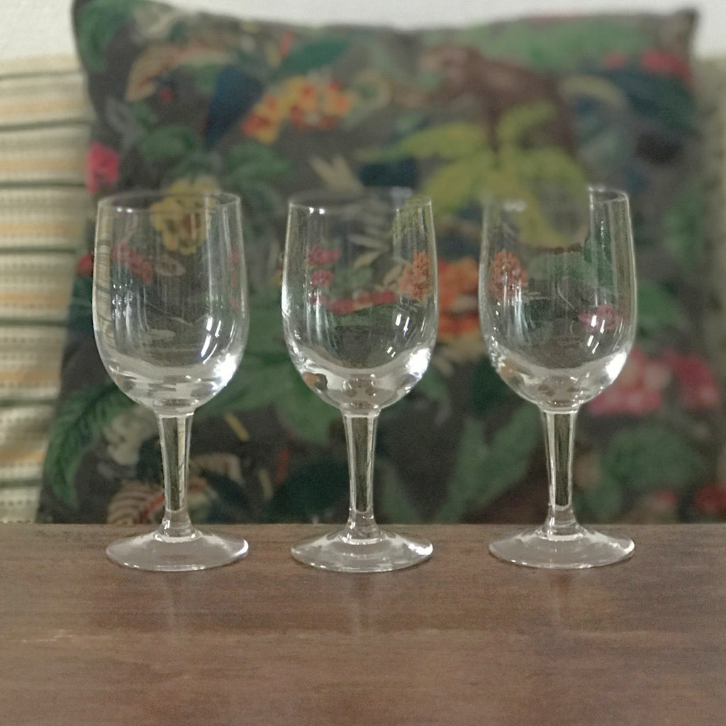 Lot de 3 verres à vin en cristal de Bohème contenance de 15 cl par Hello Broc brocante en ligne
