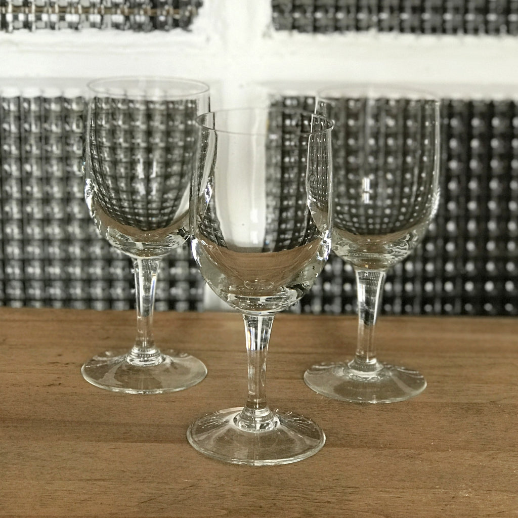 Lot de 3 verres à vin en cristal de Bohème contenance de 15 cl par Hello Broc brocante en ligne