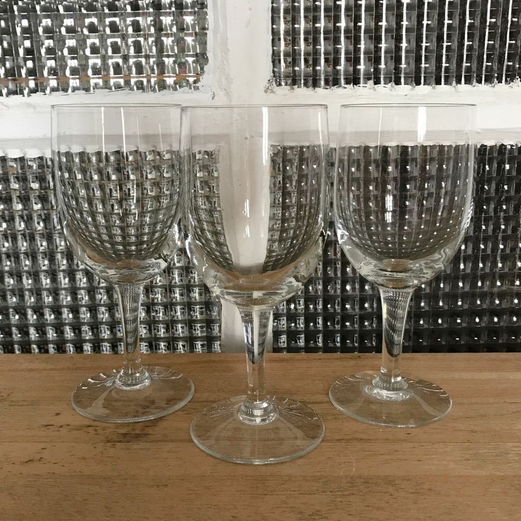 Lot de 3 verres à vin en cristal de Bohème contenance de 15 cl par Hello Broc brocante en ligne