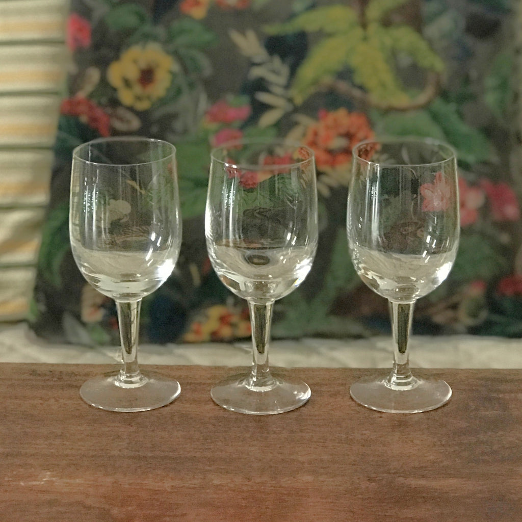 Lot de 3 verres à vin en cristal de Bohème contenance de 15 cl par Hello Broc brocante en ligne