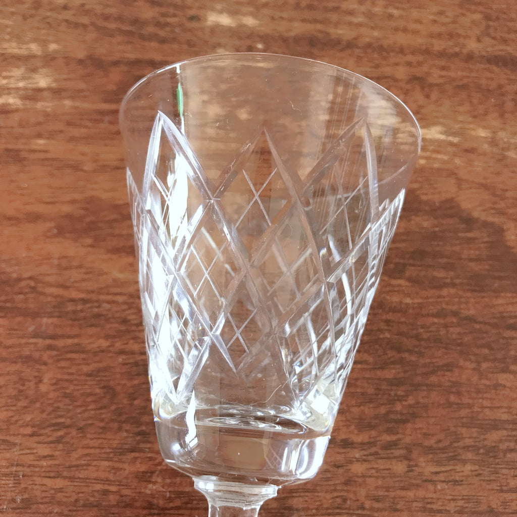 Paire de verres à vin cuit en cristal décor quadrillé années 40 contenance 10 cl par Hello Broc brocante en ligne