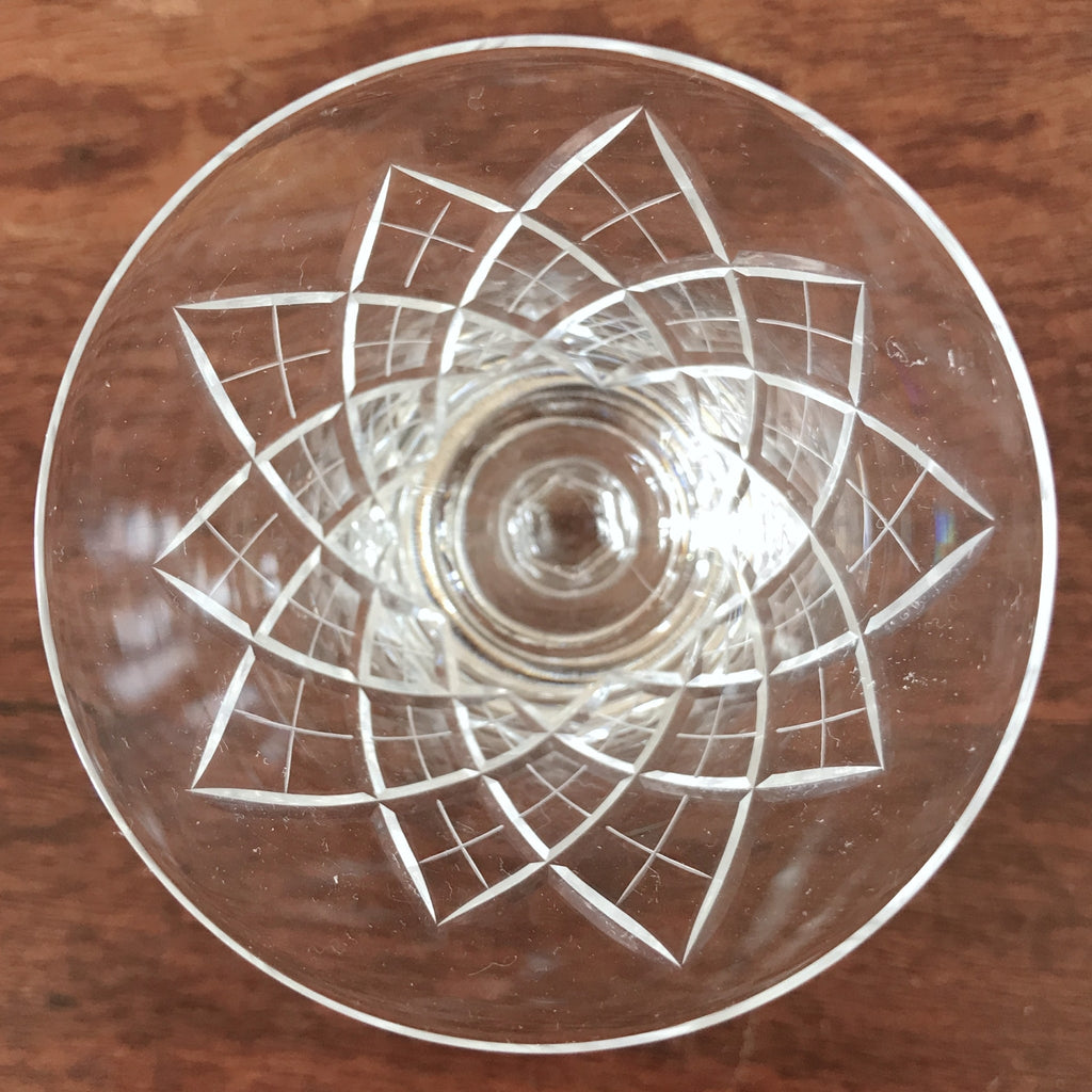Paire de verres à vin cuit en cristal décor quadrillé années 40 contenance 10 cl par Hello Broc brocante en ligne