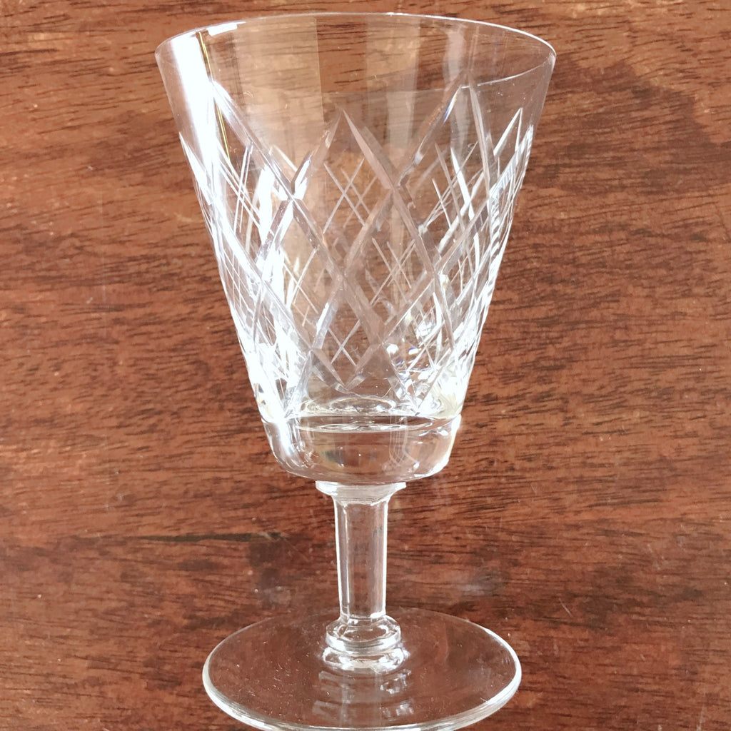 Paire de verres à vin cuit en cristal décor quadrillé années 40 contenance 10 cl par Hello Broc brocante en ligne