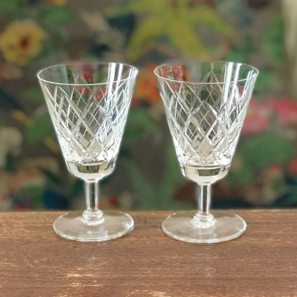 Paire de verres à vin cuit en cristal décor quadrillé années 40 contenance 10 cl par Hello Broc brocante en ligne
