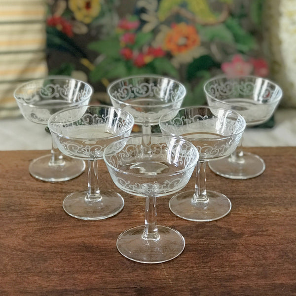 Lot de 6 coupes à champagne en verre décor imprimé arabesques - Luminarc vintage années 70 par Hello Broc brocante en ligne