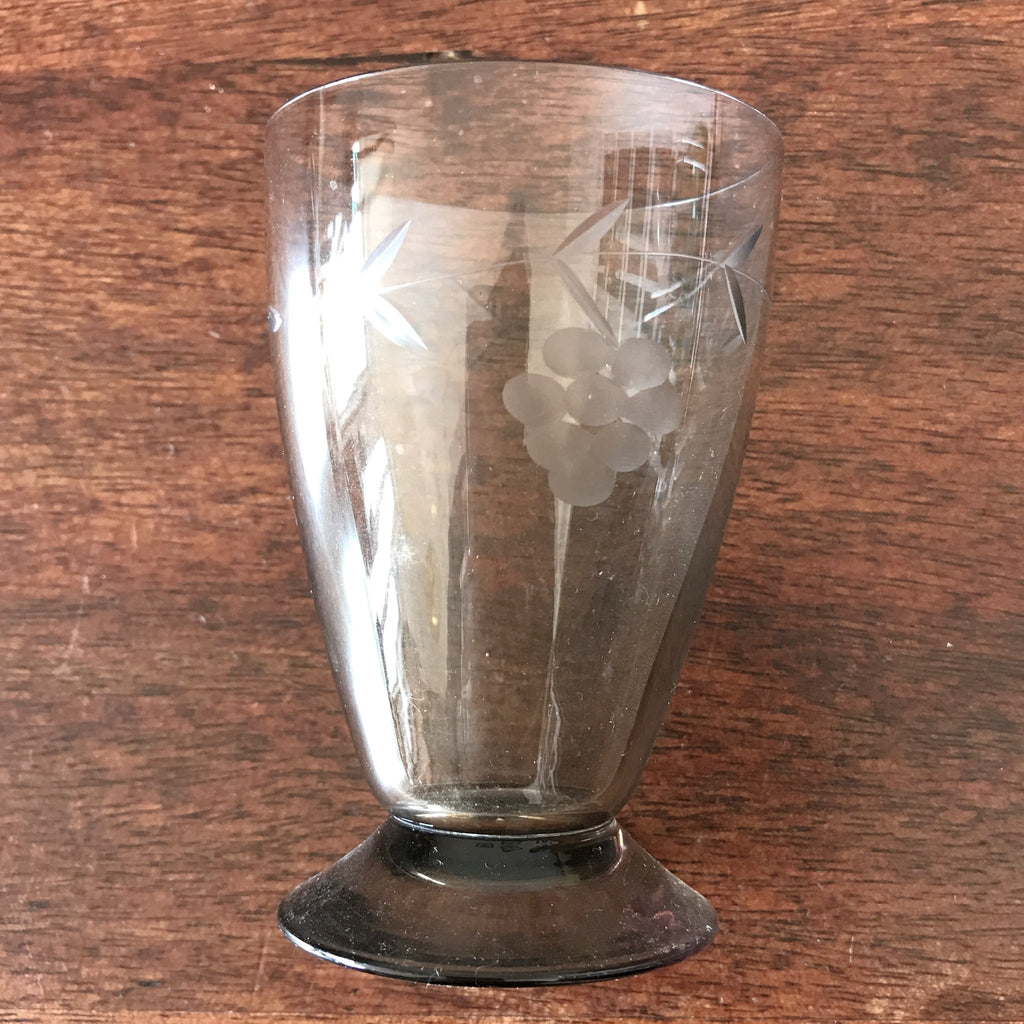 Lot de 6 petits verres à eau gravés en verre cristallin couleur gris fumé contenance de 12 cl par Hello Broc brocante en ligne