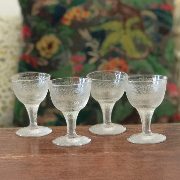 Lot de 4 verres évasés à digestif ou à liqueur sur pied par Hello Broc brocante en ligne