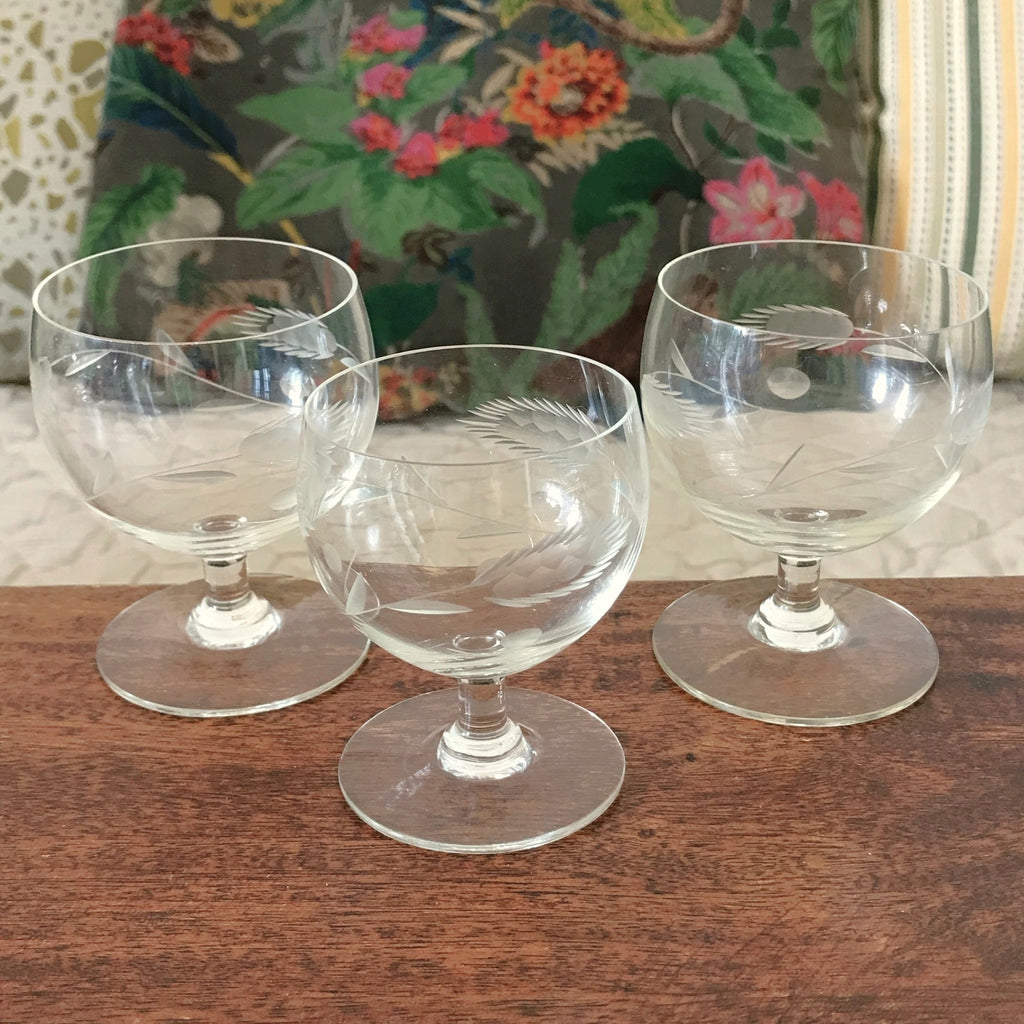 Ensemble de 3 verres à digestif et à liqueur en cristal gravure épis de blé par Hello Broc brocante en ligne
