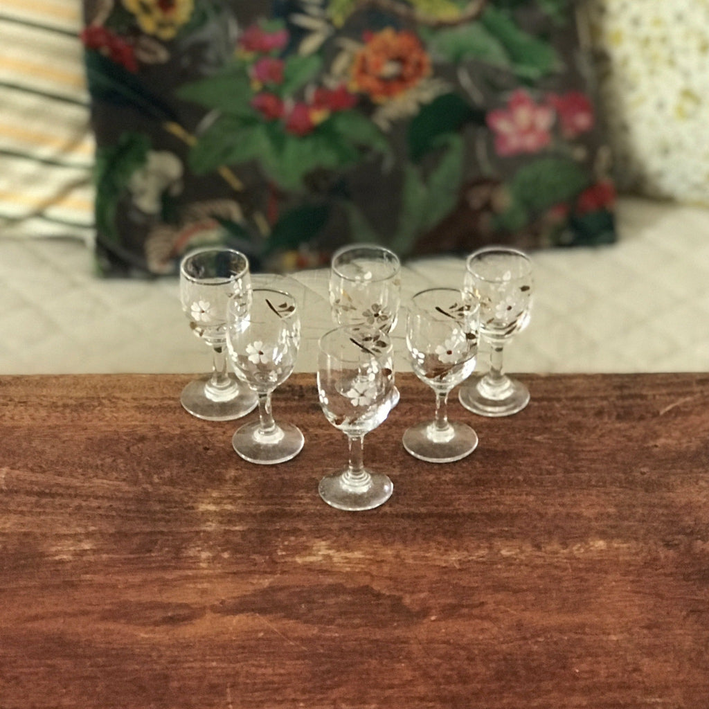 Lot de 6 verres à liqueur sur pied en verre soufflé décor peint main par Hello Broc brocante en ligne