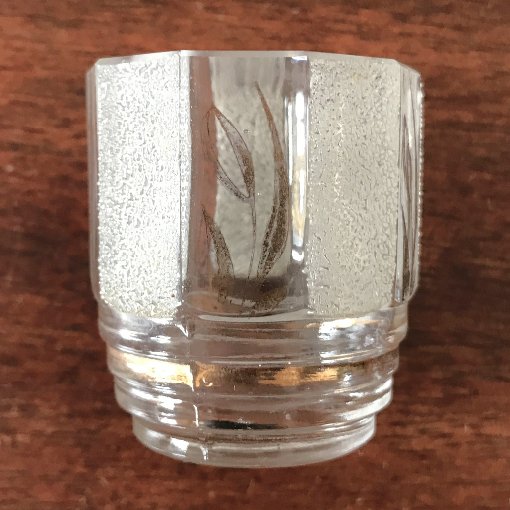 Lot de 8 verres à liqueur granités années 50 de forme octogonale par Hello Broc brocante en ligne