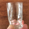 Lot de 4 petits verres à digestif  décoré de stries intérieures par Hello Broc brocante en ligne