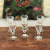 Lot de 6 verres à liqueur anciens dépareillés sur pied en verre par Hello Broc brocante en ligne