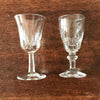 Lot de 6 verres à liqueur anciens dépareillés sur pied en verre par Hello Broc brocante en ligne