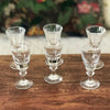 Lot de 6 verres à liqueur anciens dépareillés sur pied en verre par Hello Broc brocante en ligne