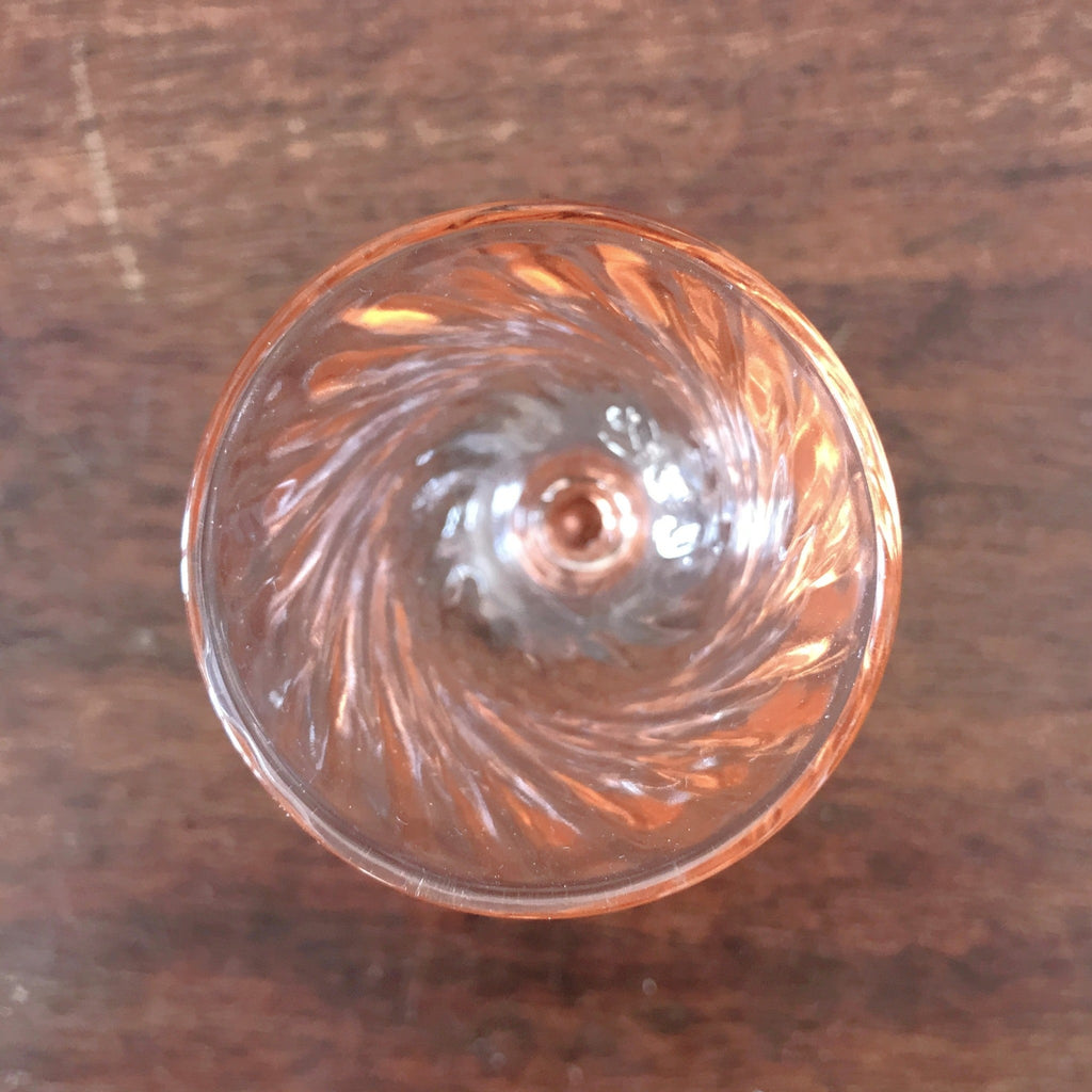 Ensemble de 4 verres à liqueur sur pied en verre moulé rose collection Rosaline par Luminarc Arcoroc par Hello Broc brocante en ligne