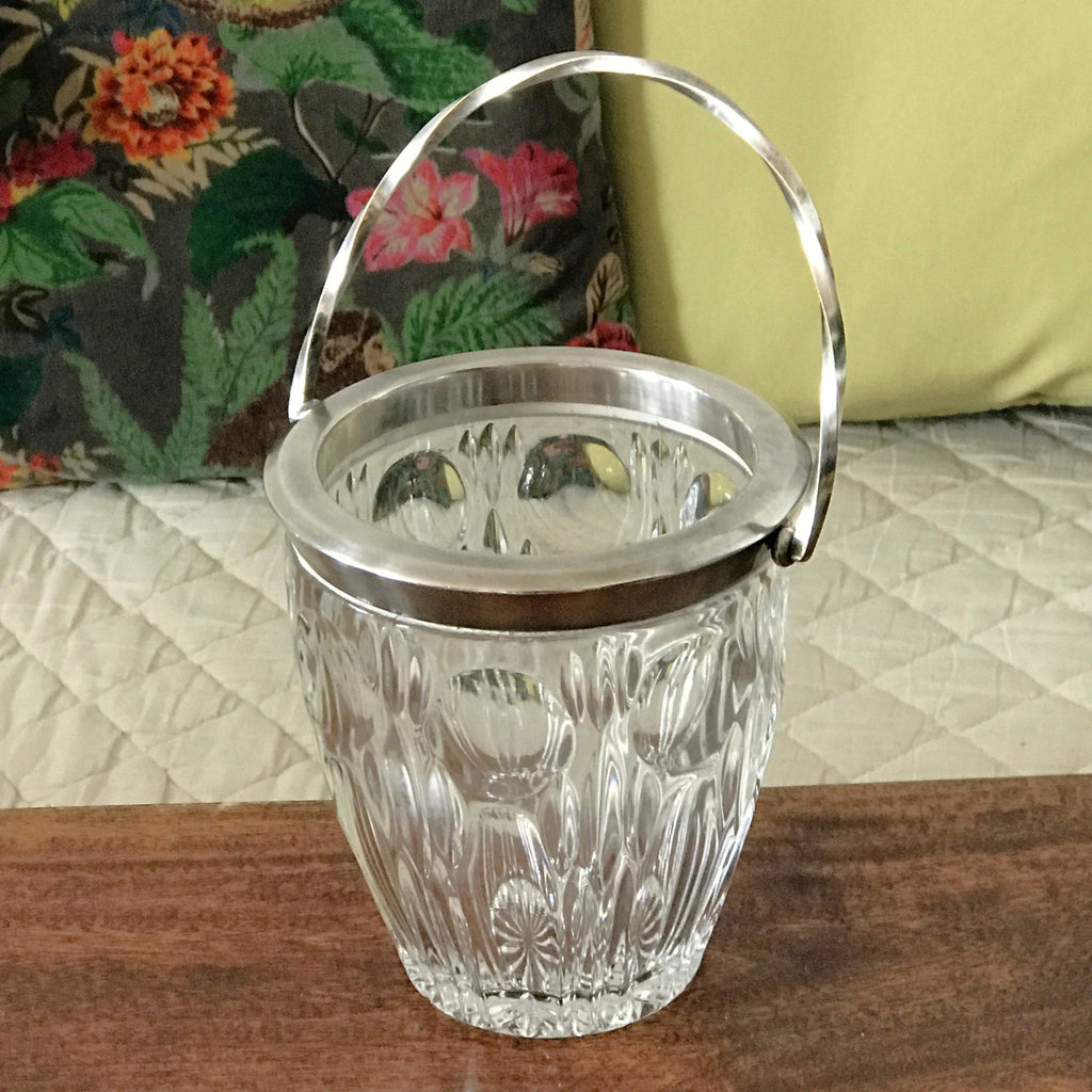 Petit seau à glace vintage en verre moulé paroi en relief et acier chromé par Hello Broc brocante en ligne