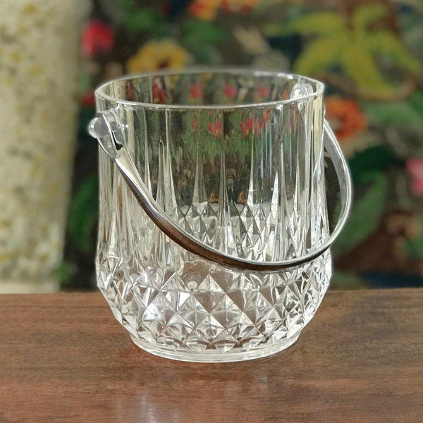 Seau à glace vintage paroi pointe de diamant en verre cristallin dans le goût de Cristal d'Arques anse en acier chromé par Hello Broc brocante en ligne