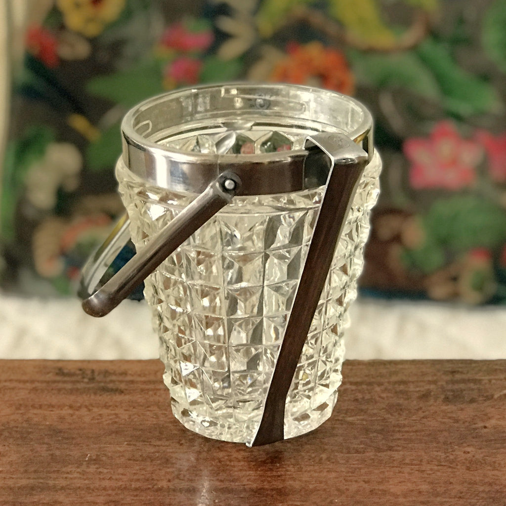 Seau à glace en verre moulé motifs pointe de diamant cerclage et pince à glaçon en inox années 50 / 60 par Hello Broc brocante en ligne