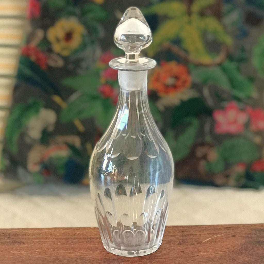 Carafon ou petite carafe ancienne en cristal de forme ovoïde avec son bouchon d'origine fin XIXème début XXème siècle par Hello Broc brocante en ligne