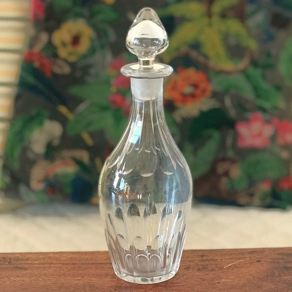 Carafon ou petite carafe ancienne en cristal de forme ovoïde avec son bouchon d'origine fin XIXème début XXème siècle par Hello Broc brocante en ligne
