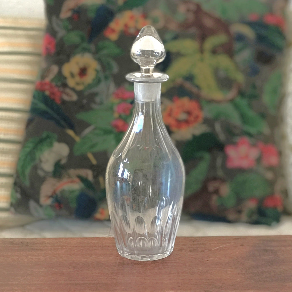 Carafon ou petite carafe ancienne en cristal de forme ovoïde avec son bouchon d'origine fin XIXème début XXème siècle par Hello Broc brocante en ligne