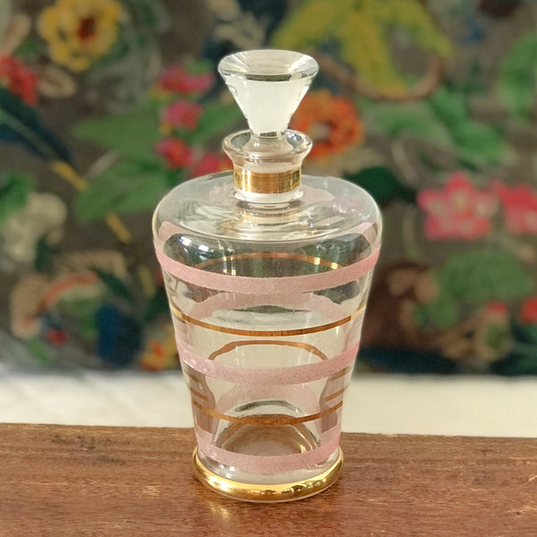 Petite carafe ou carafon vintage années 50 décor stries granité rose et liserés dorés contenance de 0,4 litres par Hello Broc brocante en ligne