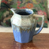Pichet en céramique émaillée bleu lavande et beige Alphonse Mouton ou Alpho années 50 par Hello Broc brocante en ligne