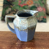 Pichet en céramique émaillée bleu lavande et beige Alphonse Mouton ou Alpho années 50 par Hello Broc brocante en ligne