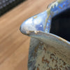 Pichet en céramique émaillée bleu lavande et beige par Alphonse Mouton ou Alpho années 50. Broc ou cruche d'une contenance de 1 litre par Hello Broc brocante en ligne
