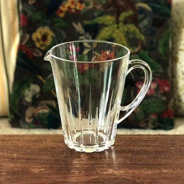 Pichet vintage en cristal de forme évasée par Hello Broc brocante en ligne