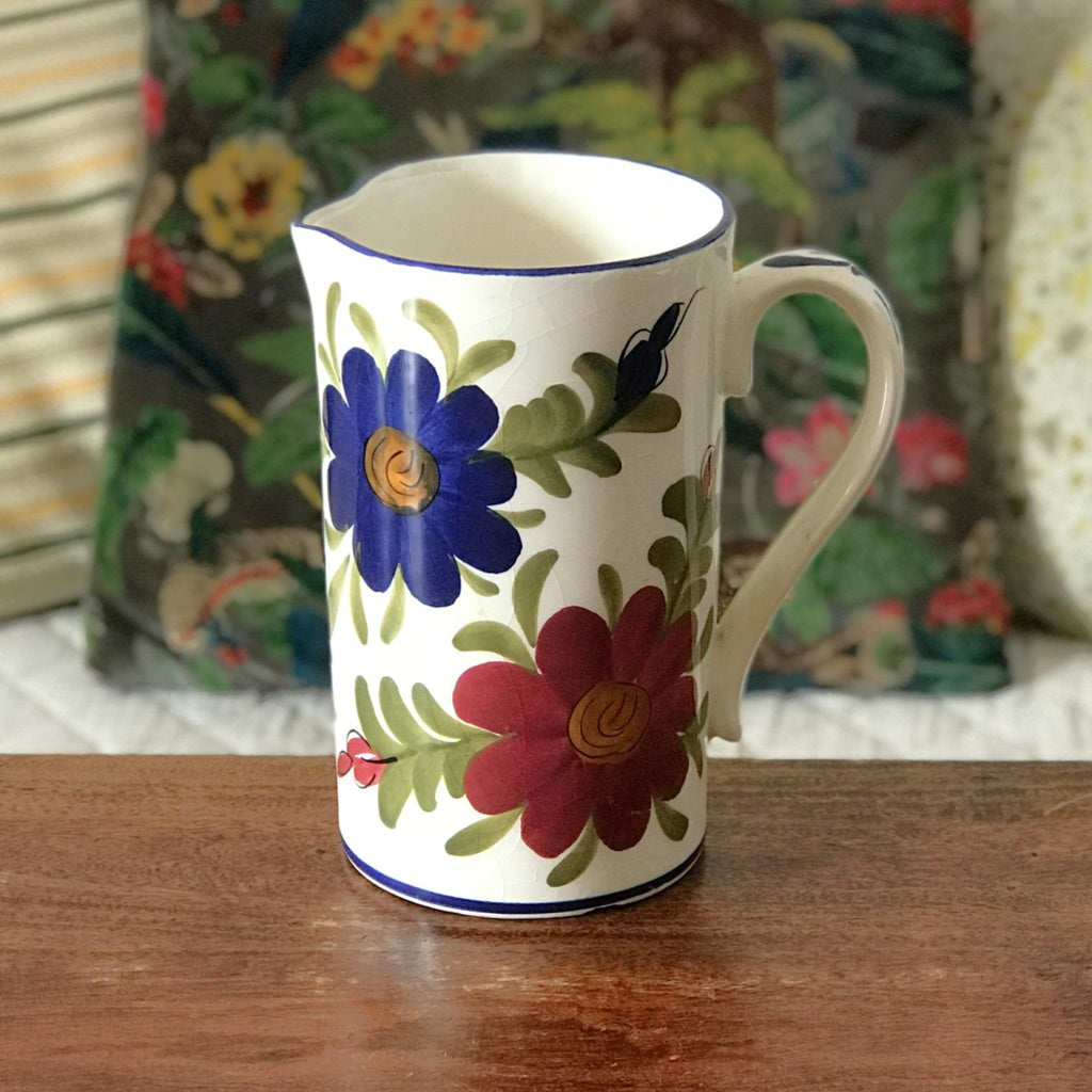 Grand pichet droit en céramique décor grosses fleurs contenance 1,5 litre par Hello Broc brocante en ligne